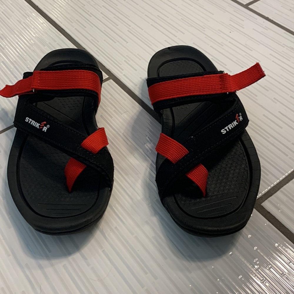 Strike R Sandals - Picture 2 of 8